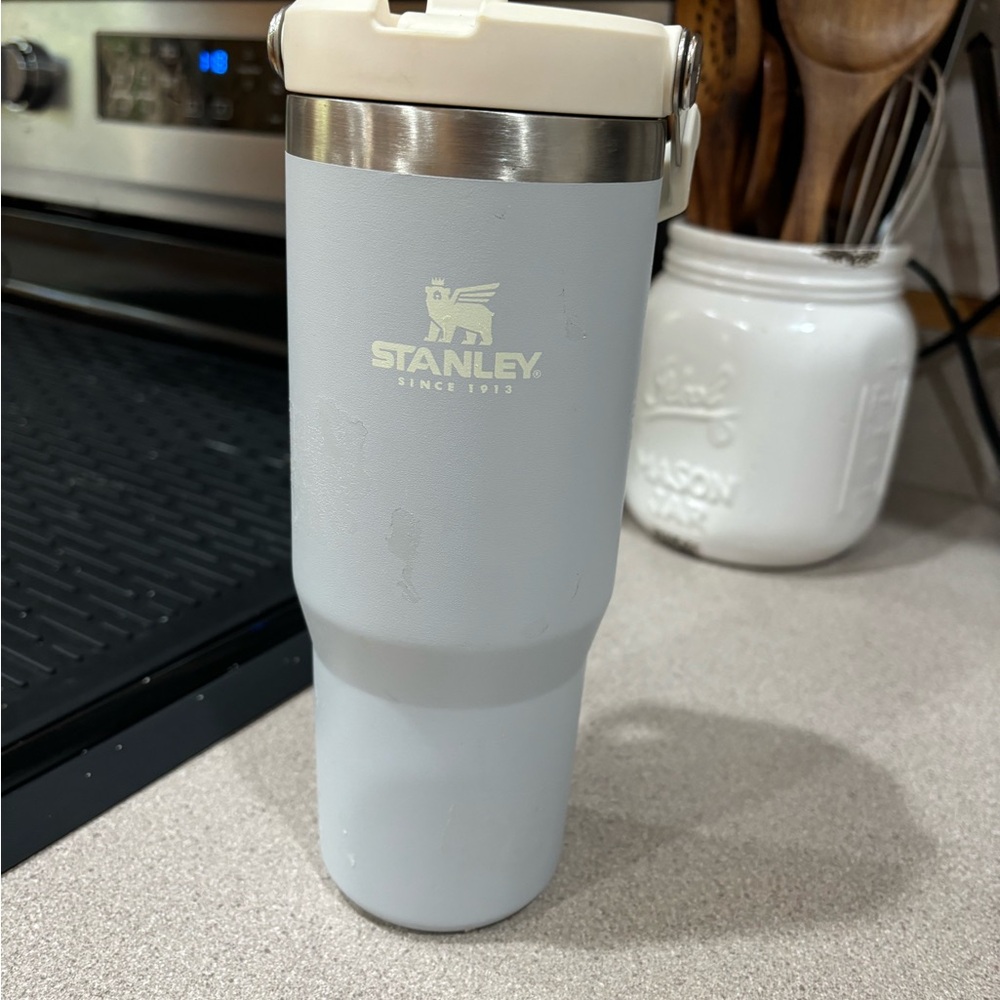 30oz Stanley with handle